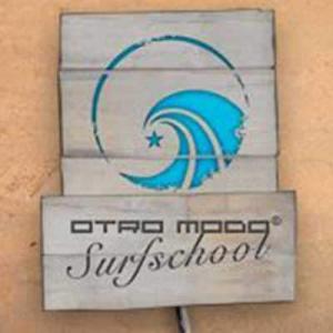 otro modo surfschool logo